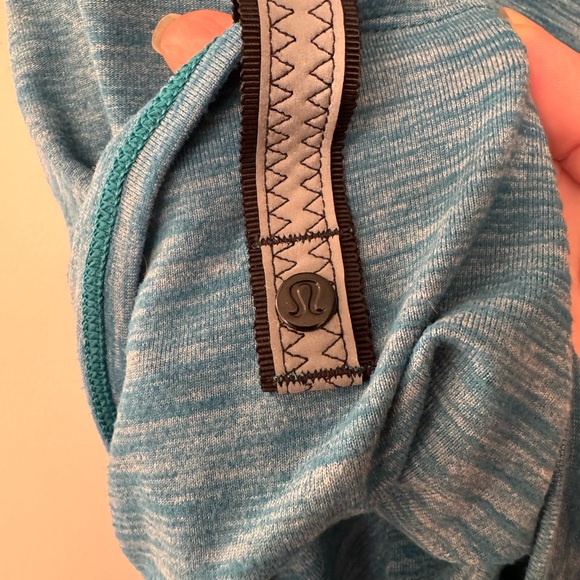 Lululemon Heathered Blue/Turquoise/Teal Vinyasa Scarf - Picture 3 of 3